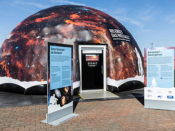 Bamberg: Mobiles Planetarium wird auf Maxplatz aufgebaut - was die Besucher erwartet Bamberg: Mobiles Planetarium wird auf Maxplatz aufgebaut - was die Besucher erwartet