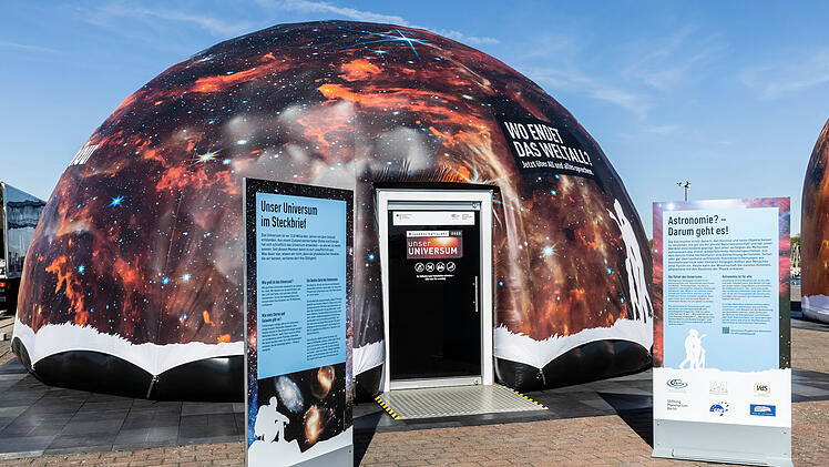 Bamberg: Mobiles Planetarium wird auf Maxplatz aufgebaut - was die Besucher erwartet