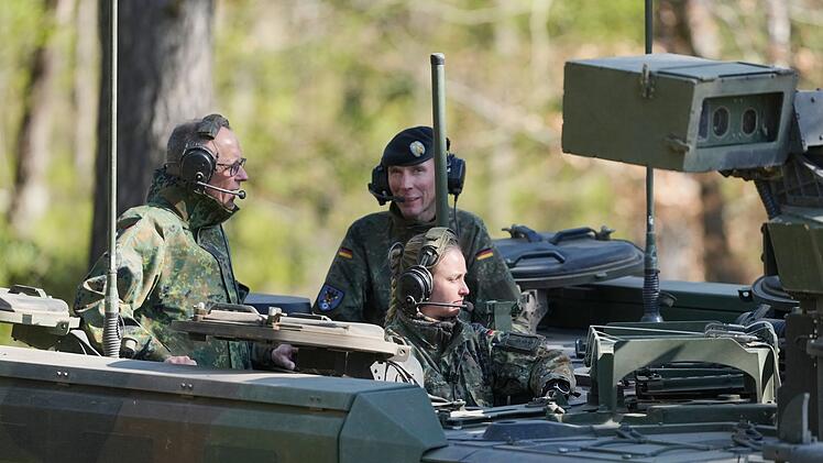 Merz bei der Bundeswehr