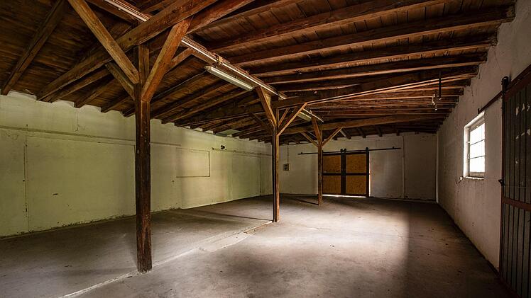 Die ehemalige Güterhalle wurde zwischenzeitlich als Lager genutzt. Foto: Jürgen Hüfner