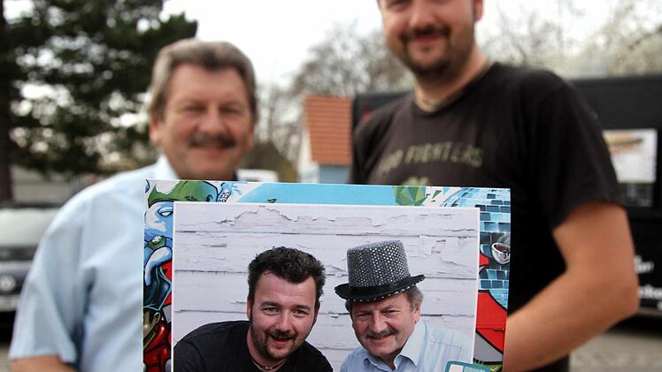 Junge und alte Besucher des neuen "Rabatz" hatten viel Spaß bei der Eröffnungsfeier. Foto: Richard Sänger