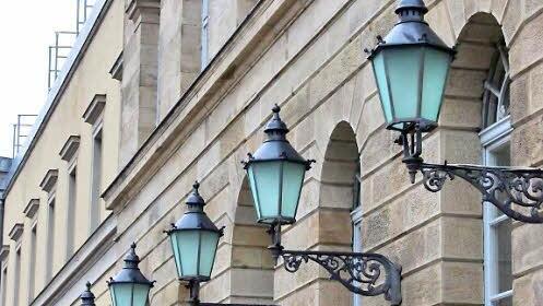 Das Landestheater soll saniert werden. Nun haben aber Intendant und Verwaltung zusätzlichen Raumbedarf angemeldet. Darüber muss mit dem Freistaat noch verhandelt werden.