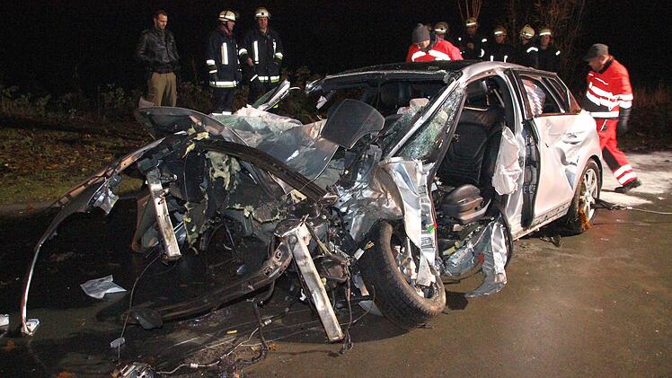 Der Citroen wurde bei dem Unfall total demoliert.  Foto: Friedwald Schedel