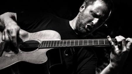 Jeff Aug spielt am 23. Februar in Bad Neustadt. Foto: Andreas Tittmann