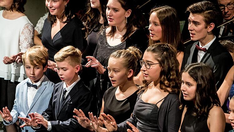 Impressionen vom Mitmachkonzert im Landestheater Coburg: Wenn junge Talente gemeinsam mit Profis auftreten.Foto: Jochen Berger