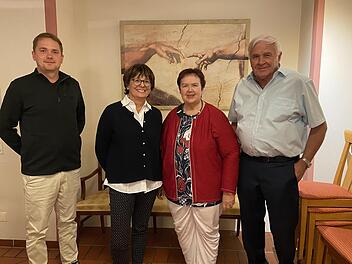 Neu im Vorstand des Helfervereins Juliusspital e.V. ist als Kassier . Oliver Hofmann (von links). Andrea Ziska (1. Vorsitzende), Anneliese Albert (Schriftführerin) und Theo Vorndran (2. Vorsitzender) wurden wiedergewählt.