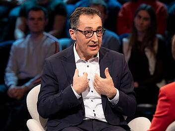 Cem &Ouml;zdemir sparte bei "Maischberger" nicht an Kritik - und nahm dabei auch seine eigene Partei nicht aus.