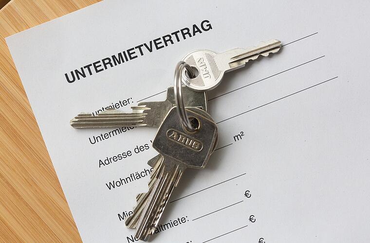 BGH prüft: Dürfen Mieter mit Untervermietung Gewinn machen?