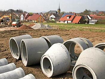 Das Baugebiet Höhenweg in Kleukheim wird derzeit erschlossen. Von den zwölf Bauplätzen ist die Hälfte verkauft. Foto: Matthias Einwag