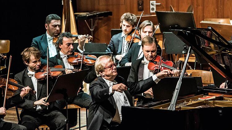 Impressionen vom Coburg-Gastspiel der Philharmonie der Nationen unter Leitung von Justus Frantz.Foto: Jochen Berger