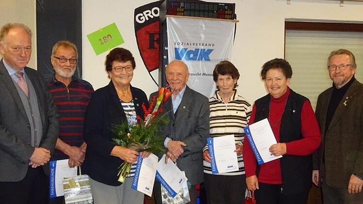 Ehrungen beim VdK Großwenkheim (von links): Helmut Blank, Gottfried Oppermann, Erika Gehring, Siegfried Dannhäuser, Rosemarie Wagenhäuser, Renate Albert und Engelbert Roith. Foto: Anton Then