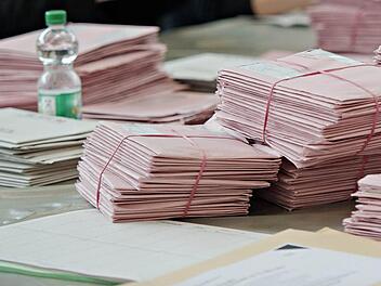 Die umstrittene Briefwahl in Effeltrich ist von der Rechtsaufsicht beleuchtet worden. Symbolfoto: Nicolas Armer/dpa