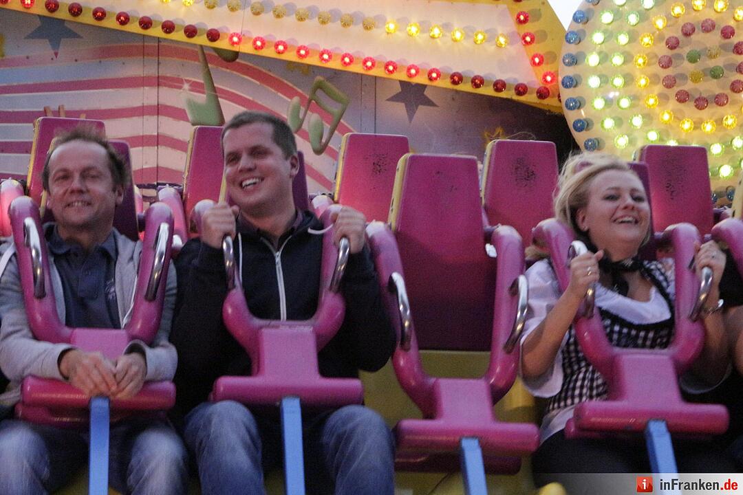 Bis zu 28 Personen können gleichzeitig Top Spin fahren. Die Fahrt dauert zwischen drei und vier Minuten und kann in der Geschwindigkeit geregelt werden. Das Top Spin ist nichts für Menschen mit Höhenangst.