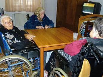 Die meisten Bewohner des Alten- und Pflegeheims in Hetzelsdorf sind mittellos und auf Hilfe angewiesen. Foto: privat