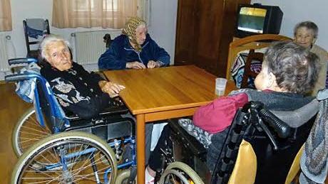 Die meisten Bewohner des Alten- und Pflegeheims in Hetzelsdorf sind mittellos und auf Hilfe angewiesen. Foto: privat