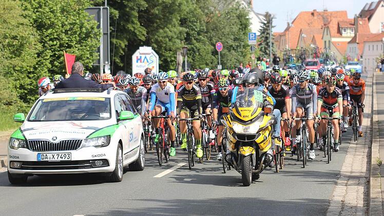 Am Sonntag ging die Bayern-Rundfahrt auf die letzte Etappe. Von Haßfurt aus führte die Tour durch den Steigerwald und weiter zum Zielort Nürnberg.  Foto: Ralf Naumann