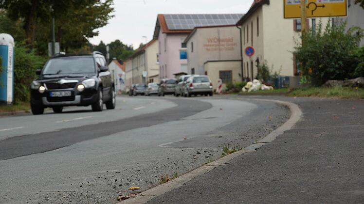 Autofahrer müssen bald wieder mit Beschränkungen in der Saaletalstraße rechnen. Foto: Arkadius Guzy
