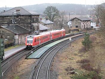 Der Umbau der Bahnsteige am Bahnhof Marktschorgast sorgt für Diskussionen. Archiv/Bruno Preißinger