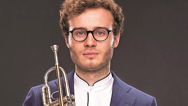 Simon Höfele erobert derzeit an seinem Instrument die Musikszene. Foto: Sebastian Heck