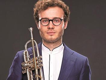 Simon Höfele erobert derzeit an seinem Instrument die Musikszene. Foto: Sebastian Heck