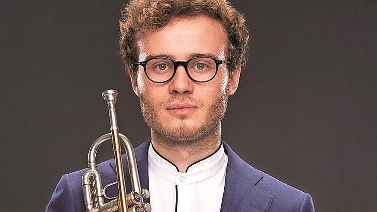 Simon Höfele erobert derzeit an seinem Instrument die Musikszene. Foto: Sebastian Heck