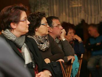 Die Fischbacher verfolgten die Diskussion gespannt. Fotos: Wolfram Schmidt