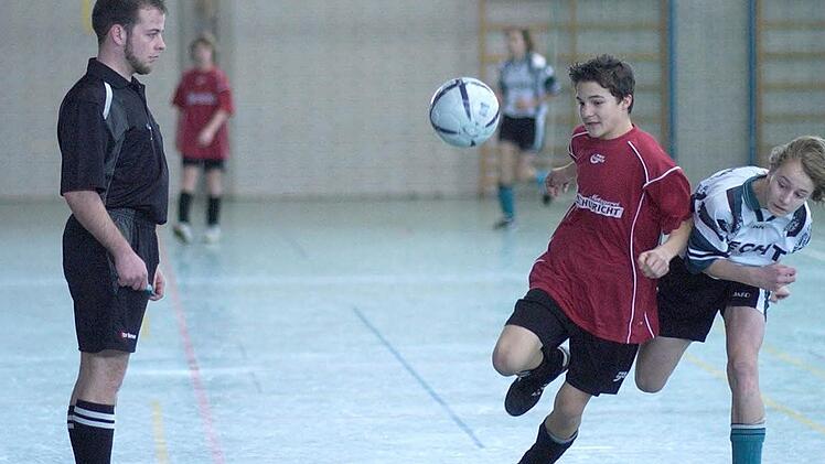 Auf den ersten Blick ist Futsal ganz normaler Hallenfußball. Doch das Regelwerk hält einige Extras parat. Foto: Anders