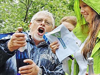 Am Ende hat es nicht gereicht, zum Bayern-3-Dorffest, aber die Veranstaltungen waren sicherlich ein Highlight für die Bürger und auch für Bürgermeister Wolfgang Back, der mit seinem Schlachtfruf:"Bühne frei für Bayern 3, Bad Bocklet ist dabei" mitmachte. Foto: Archiv/Sigismund von Dobschütz