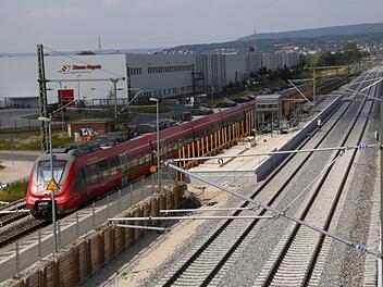Künftig hält die S-Bahn an dieser Stelle - 100 Meter weiter nördlich als bisher - in Kersbach. Foto: Josef Hofbauer