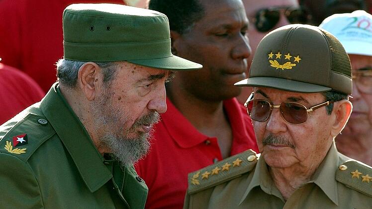 Ra&uacute;l und Fidel Castro