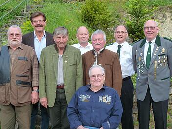 Von links nach rechts: Gerald Geier, Bgm. Reimar Glückler, Lothar Keß, Andreas Rieß, Otmar Bayer, Heinz Frötschner, Friedrich Schellenberger, vorne: Uwe Schmidt Foto: Elke Schellenberger