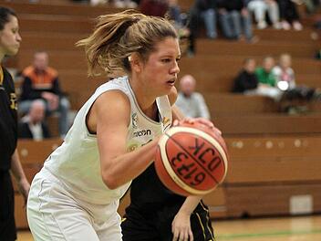 Eva Marschall (Bild) feierte Mitte dieser Woche ihren 28. Geburtstag. Motivationsprobleme sind bei ihr angesichts ihrer Kämpfernatur auch im Spitzenspiel gegen die Münchnerinnen nicht zu befürchten. Foto: sportpress