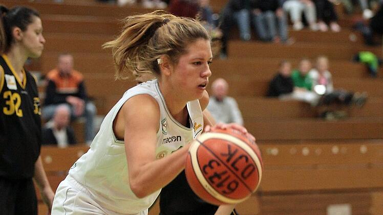 Eva Marschall (Bild) feierte Mitte dieser Woche ihren 28. Geburtstag. Motivationsprobleme sind bei ihr angesichts ihrer Kämpfernatur auch im Spitzenspiel gegen die Münchnerinnen nicht zu befürchten. Foto: sportpress