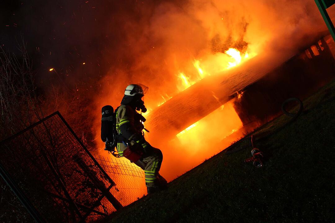 Bayreuth: Gartenkolonie geht in Flammen auf