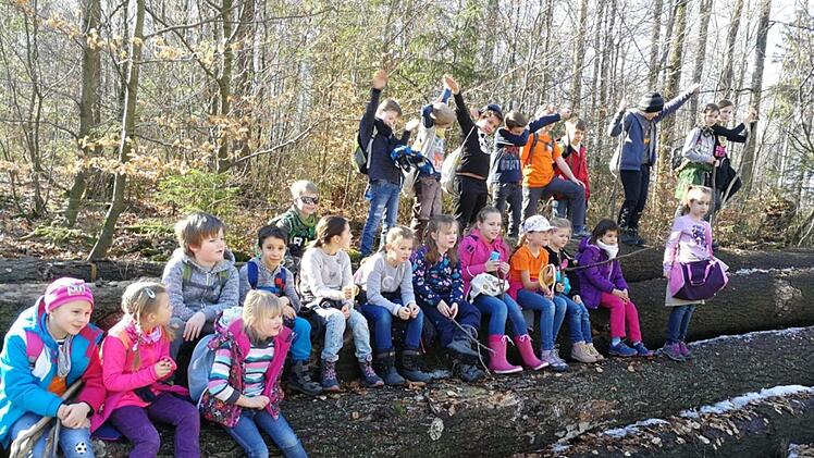 Bei sch&ouml;nstem Sonnenschein machten sich 25 "funky fruits" auf zur  "Winterwanderung". Foto: Britta Slowik