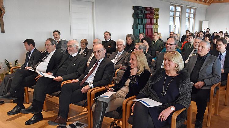 Eine große Schar an Gästen feierte zusammen mit Schulamtsdirektorin Claudia Schmidt und Schulrätin Susanne Vodde deren Amtseinführung.Ulrike Langer
