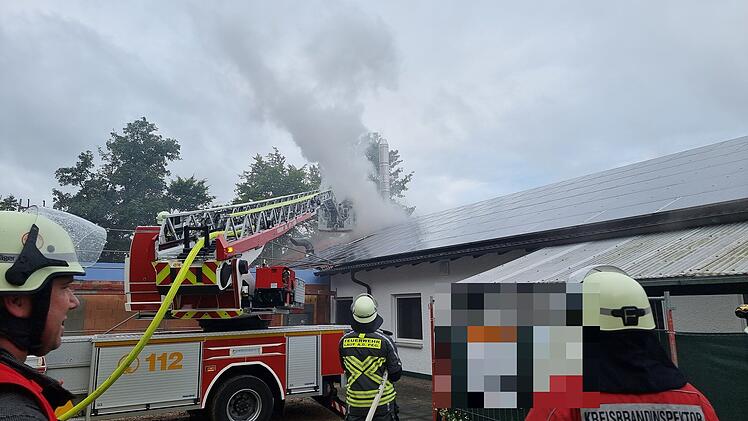 Lauf: Feuer in Betrieb ausgebrochen - Einsatzkr&auml;fte m&uuml;ssen Drohne einsetzen