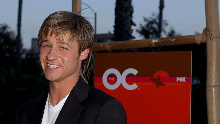 Bad Boy Ryan (Benjamin McKenzie) eroberte nicht nur Marissas Herz, sondern verzauberte Teenies weltweit.