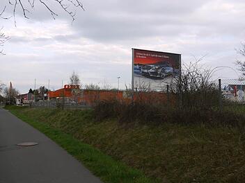 Auf diesem Grundstück an der B 470 in Höchstadt plant die Fastfood-Kette ihr neues Restaurant. Foto: Pauline Lindner