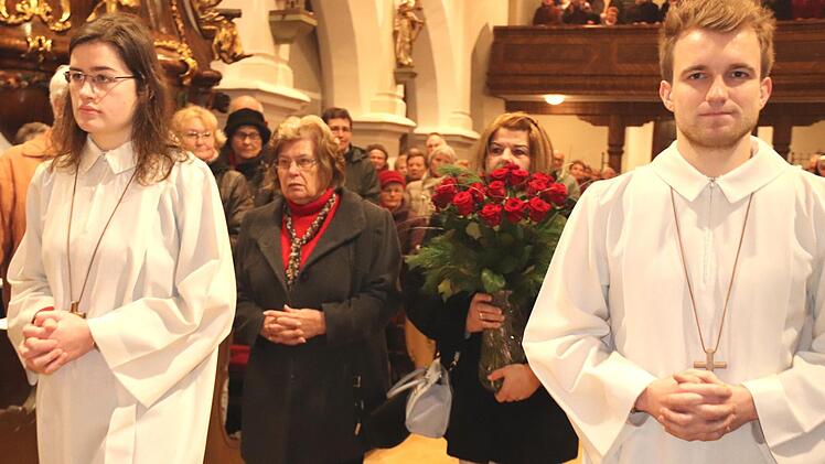 ...Blumenschmuck,...