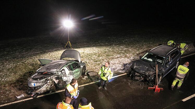Dieses Foto entstand am 3. März 2020. Bei diesem Unfall starb ein junger Polizist, der auf dem Nachhauseweg nach der Nachtschicht gewesen ist. Foto : News5