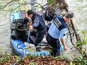 T&ouml;dliche Sch&uuml;sse in Shishabar - Taucher suchen Fluss nach Tatwaffe ab
