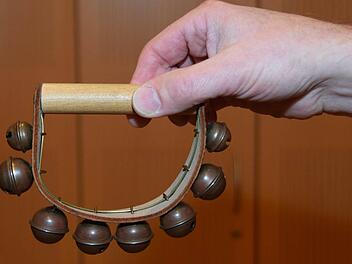 Schlittenglöckchen als Musikinstrument. Sehen harmlos aus,können kolossal nerven.Foto:Ronald Rinklef