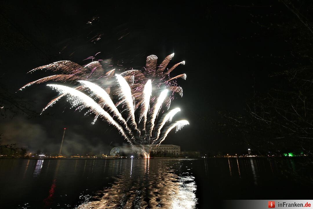 Abschlussfeuerwerk Volksfest Nürnberg