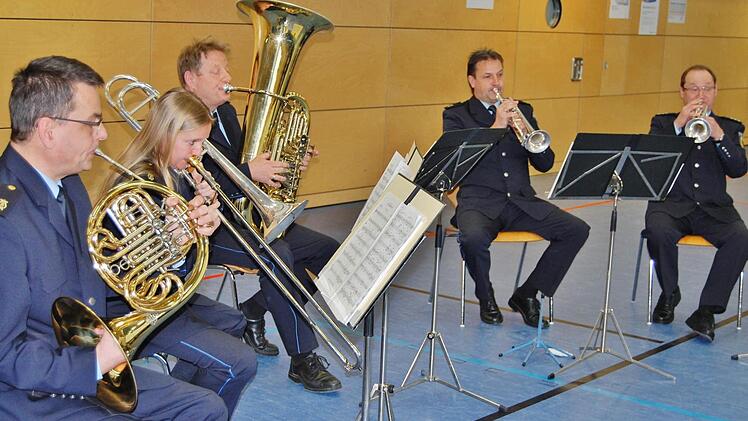 Das Bläserquintett des Bundespolizeiorchesters München unter Leitung von Polizeihauptkommissar Egon Zinkl sorgte für die musikalische Begleitung. Foto: Sigismund von Dobschütz