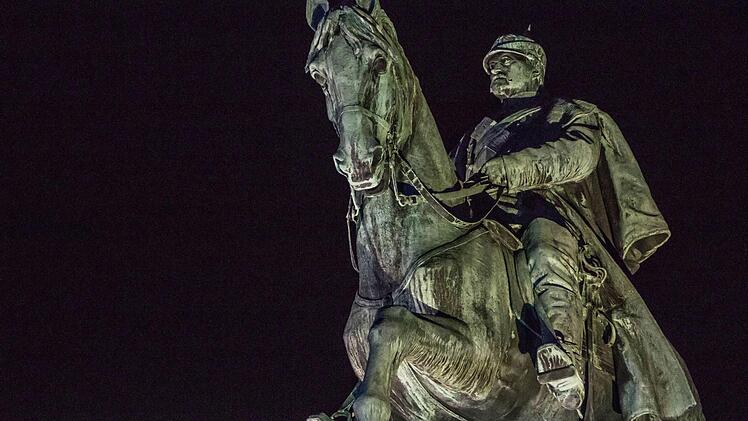 Impressionen der Coburger Museumsnacht: Reiterdenkmal im HofgartenFoto: Jochen Berger