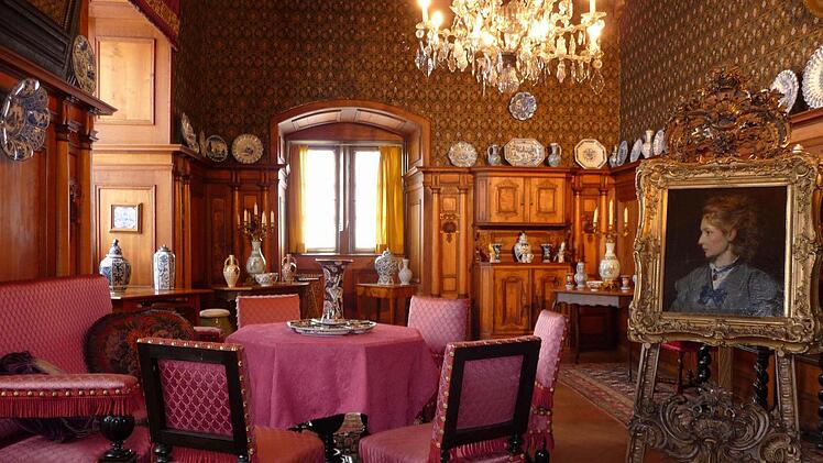 Im Graf-Luxburg-Museum auf dem Aschacher Schloss erhalten die Besucher einen Einblick, wie eine gräfliche Familie lebte. Foto: Archiv