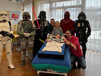 Bamberger Kinderhospiz: Star-Wars-Besuch begeistert kleine Patienten