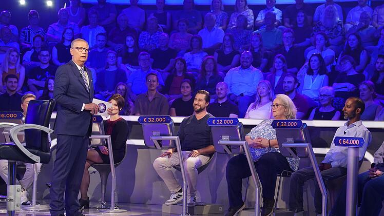 Bei Christopher Suhr (2.v.l.) hat Günther Jauch Glück: Er will nochmal auf den Ratestuhl.