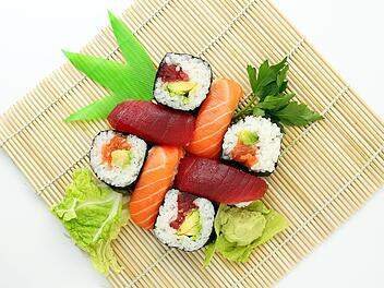 Frisches Sushi kannst du auch in Aschaffenburg essen.